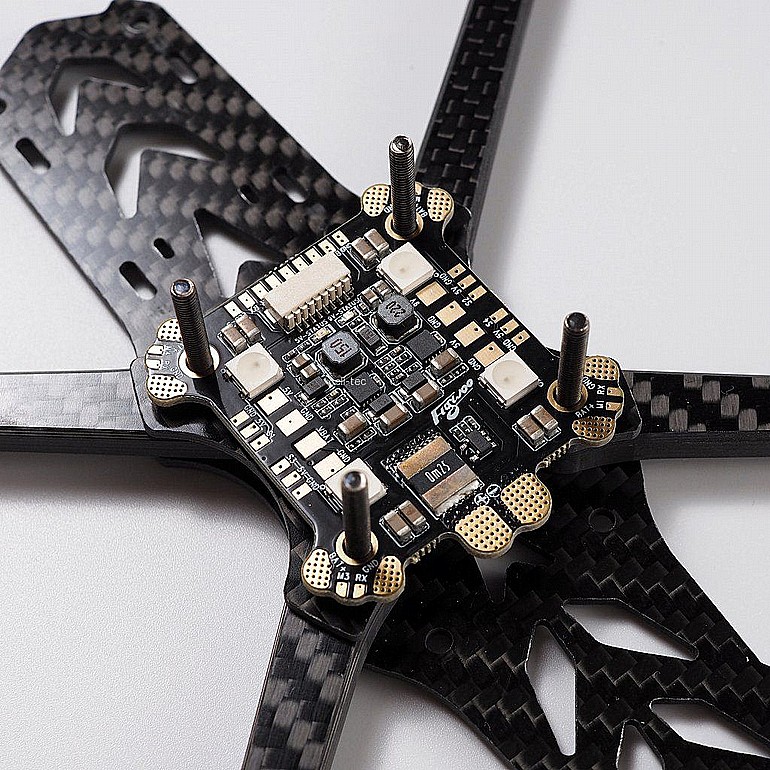FLYWOO Power Hub-LED REV1 PDB Built In 5V 9V 2A BEC WS2812 LED 3-8S For FPV Racing RC Drone 