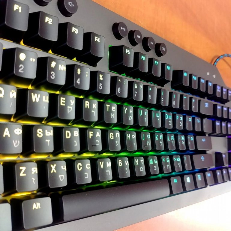 ������ ������ �������� 3 ���� Lenovo Legion K500 RU/HE/EN | �����   