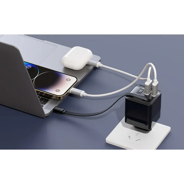 ���� Miracase MWC65RC Retractable Cable Wall Charger.