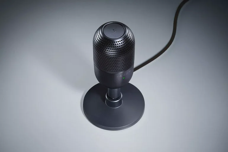�������� �������� Razer Seiren V3 Mini �����