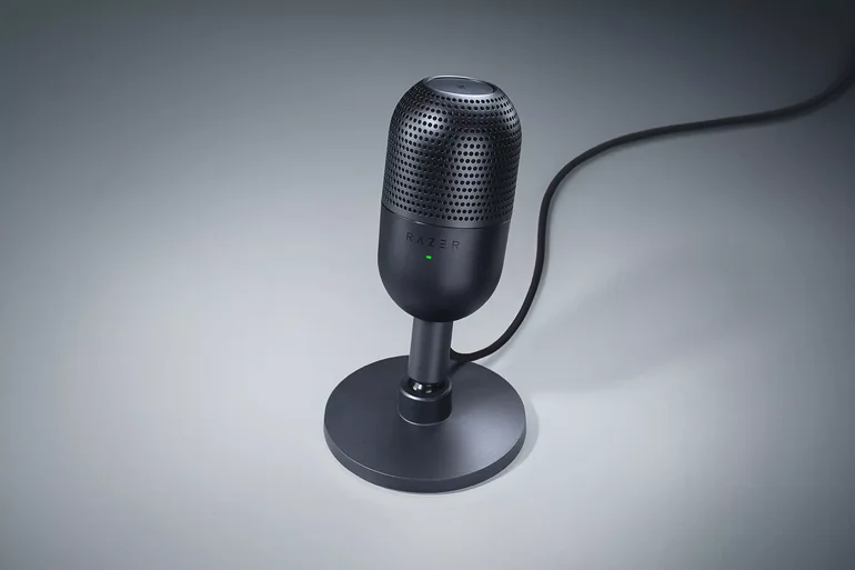 �������� �������� Razer Seiren V3 Mini �����