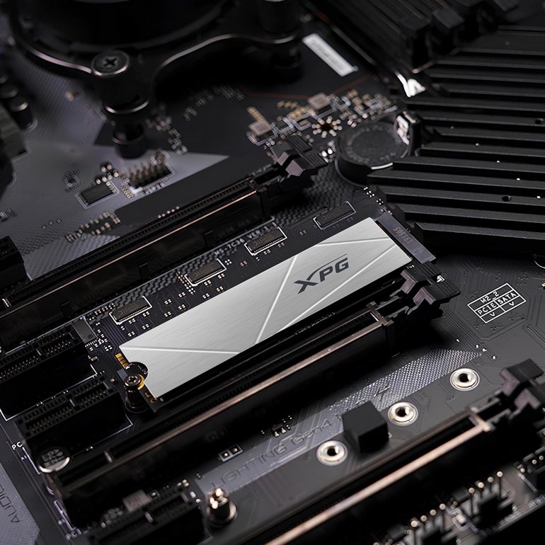 SSD ����� XPG  - GAMMIX S60 - 5000MBs - 2TB